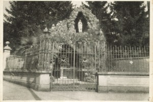 Grotta Madonna di Lourdes, Chiesa Parrocchiale